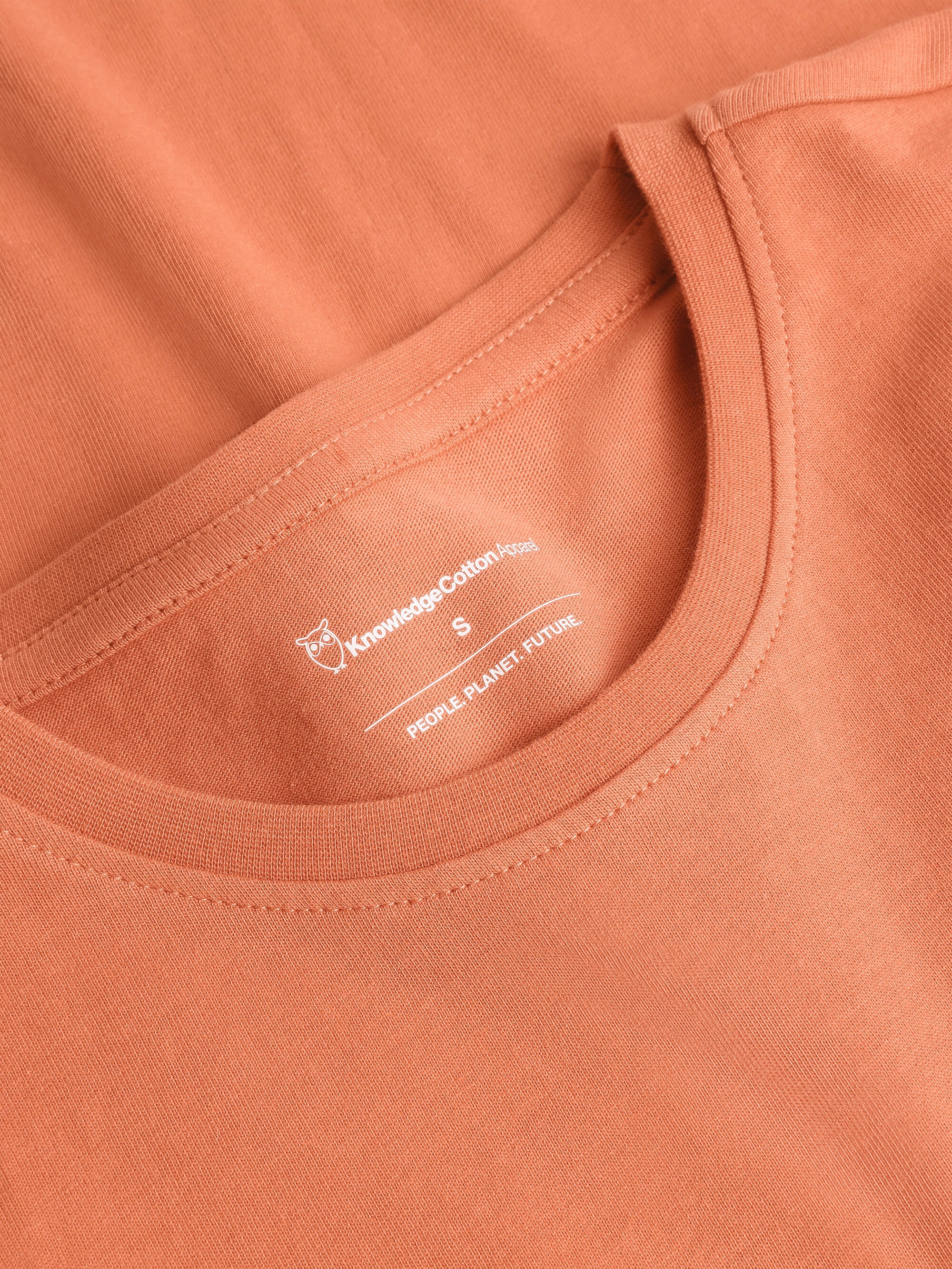 Basic badge tee - Regenerative Organic Certified™ - GOTS/Vegan - Langoustino - Image 3