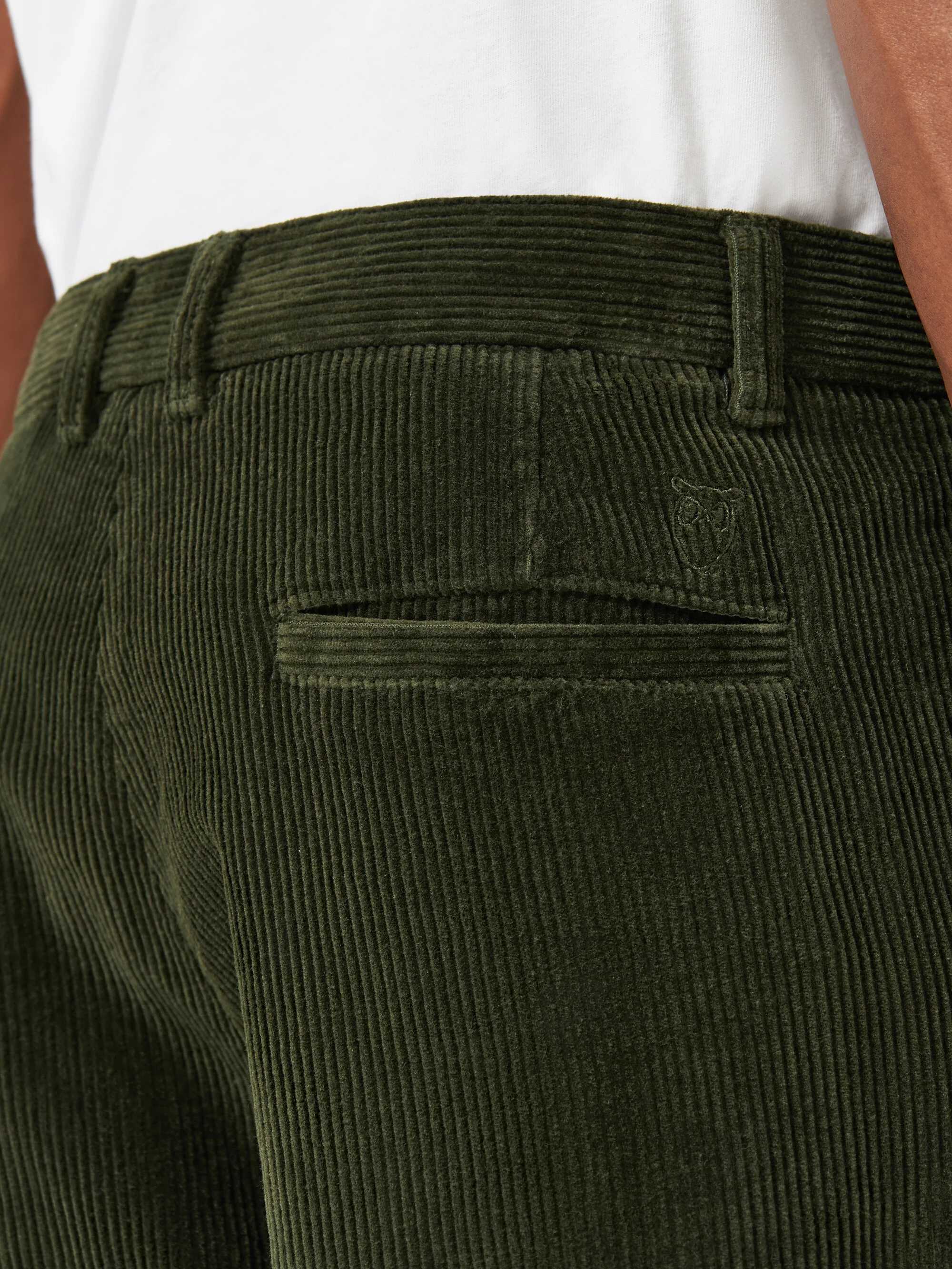 CHUCK regular 8-wales corduroy chino pants - Forest Night - Image 5