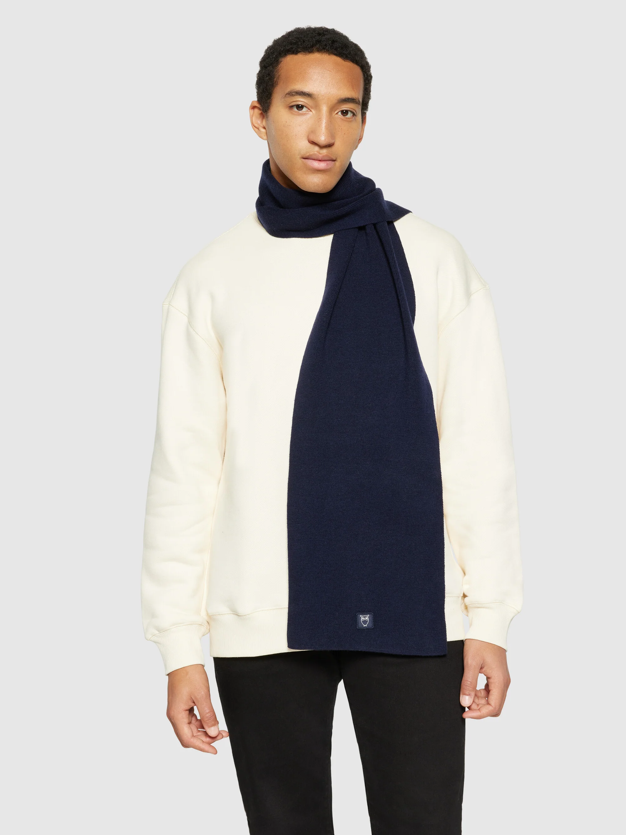 Merino badge scarf - Total Eclipse - Image 2