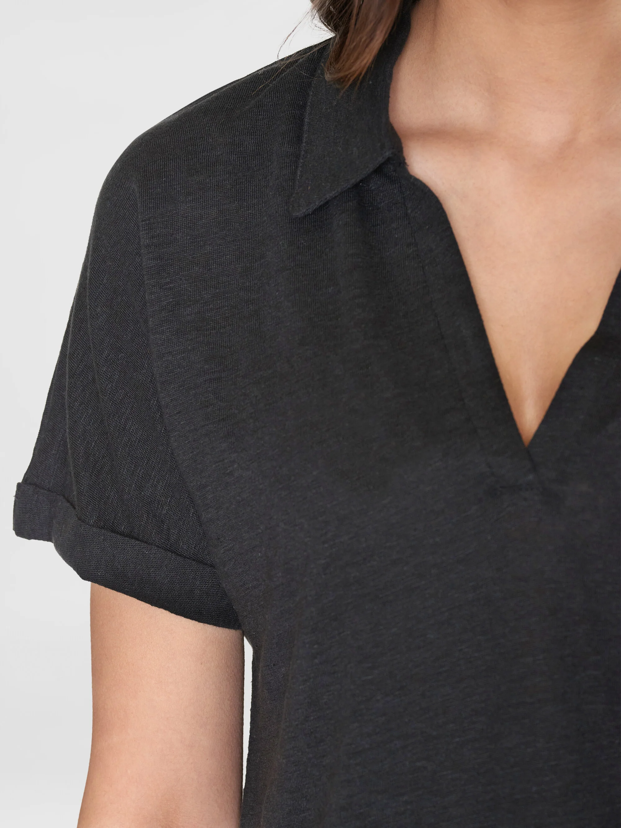 Linen split neck polo - Black Jet - Image 5