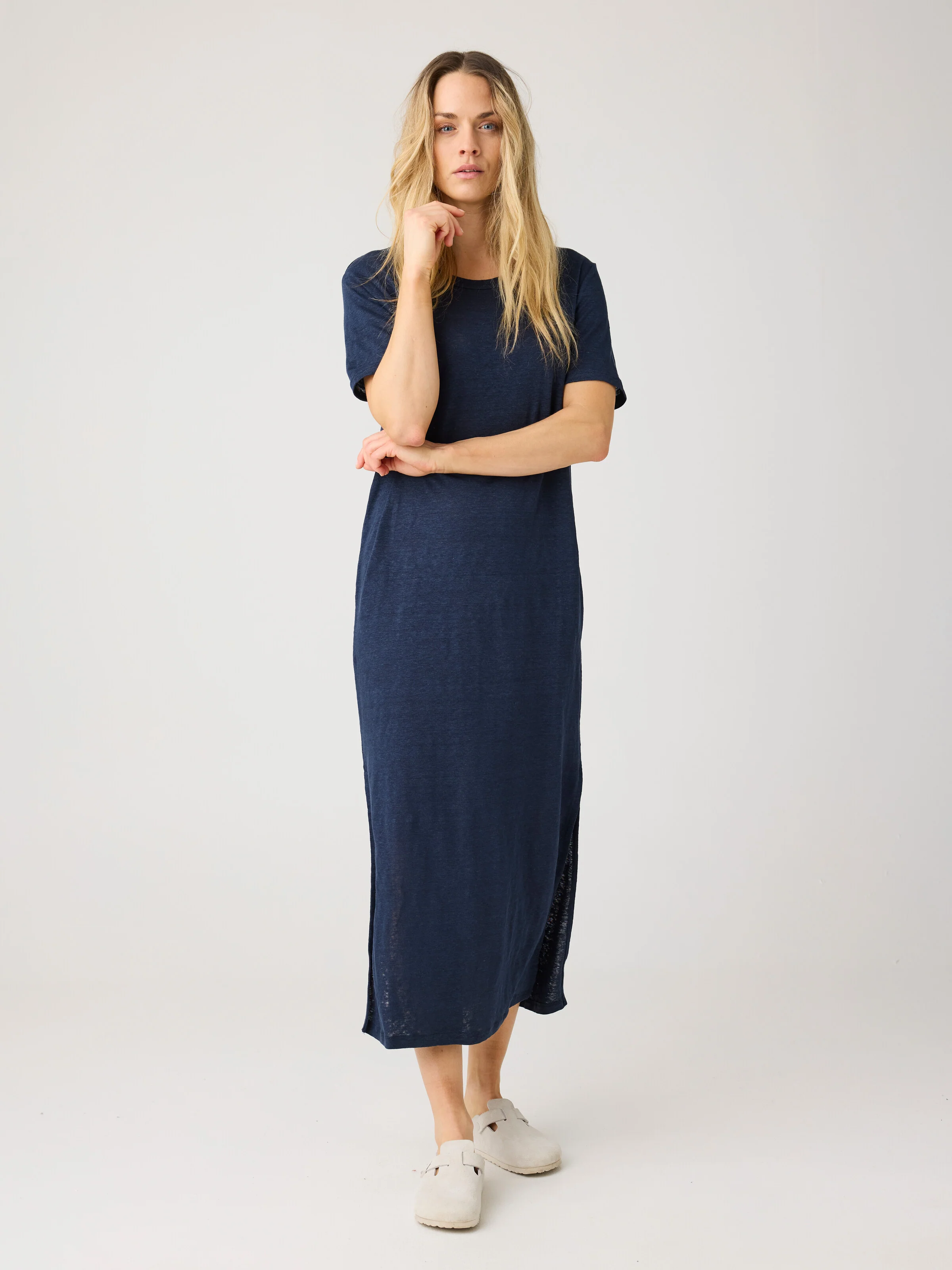 Linen t-shirt dress - Total Eclipse - Image 2