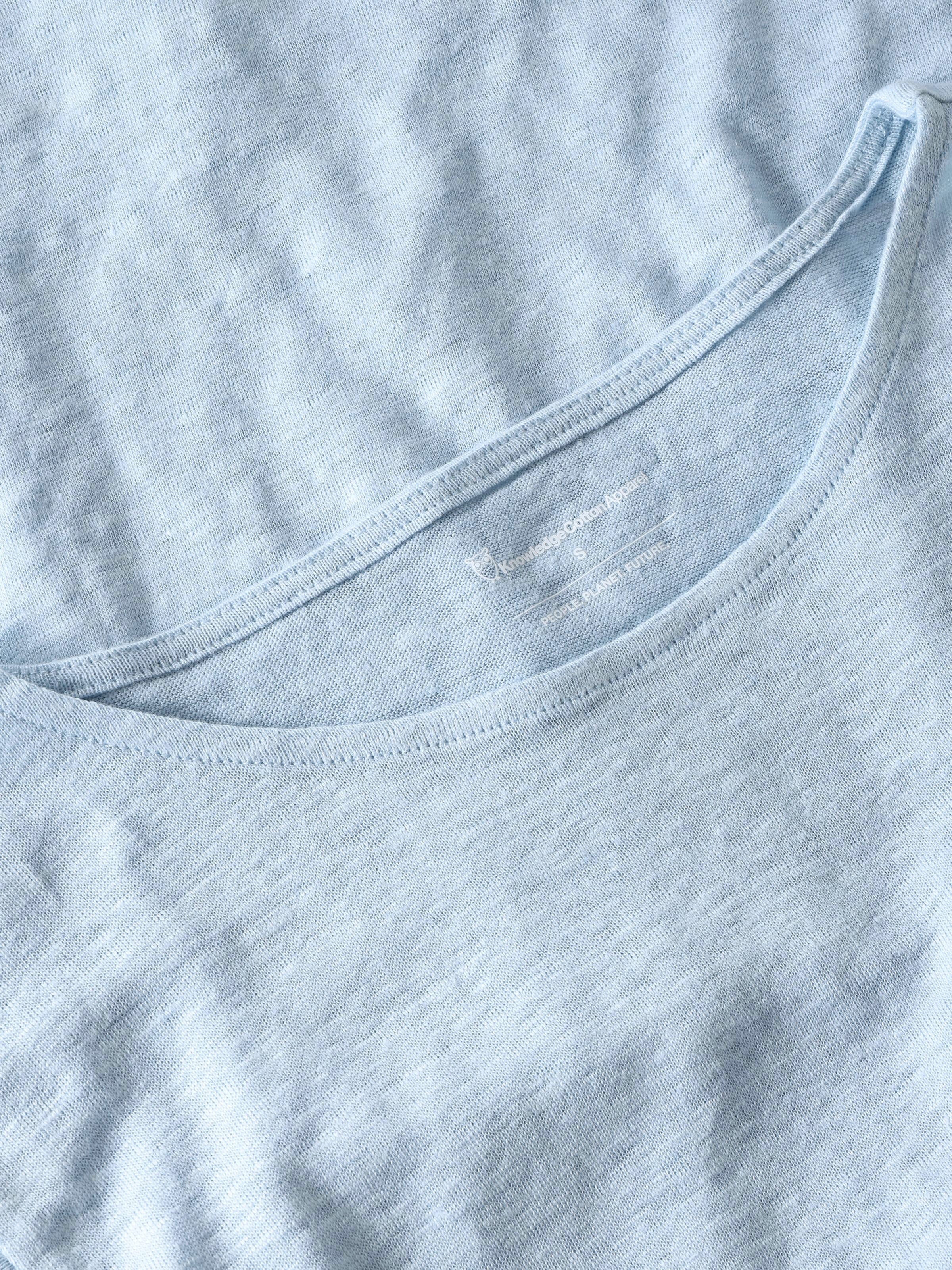 Loose fold up linen t-shirt - Skyway - Image 2