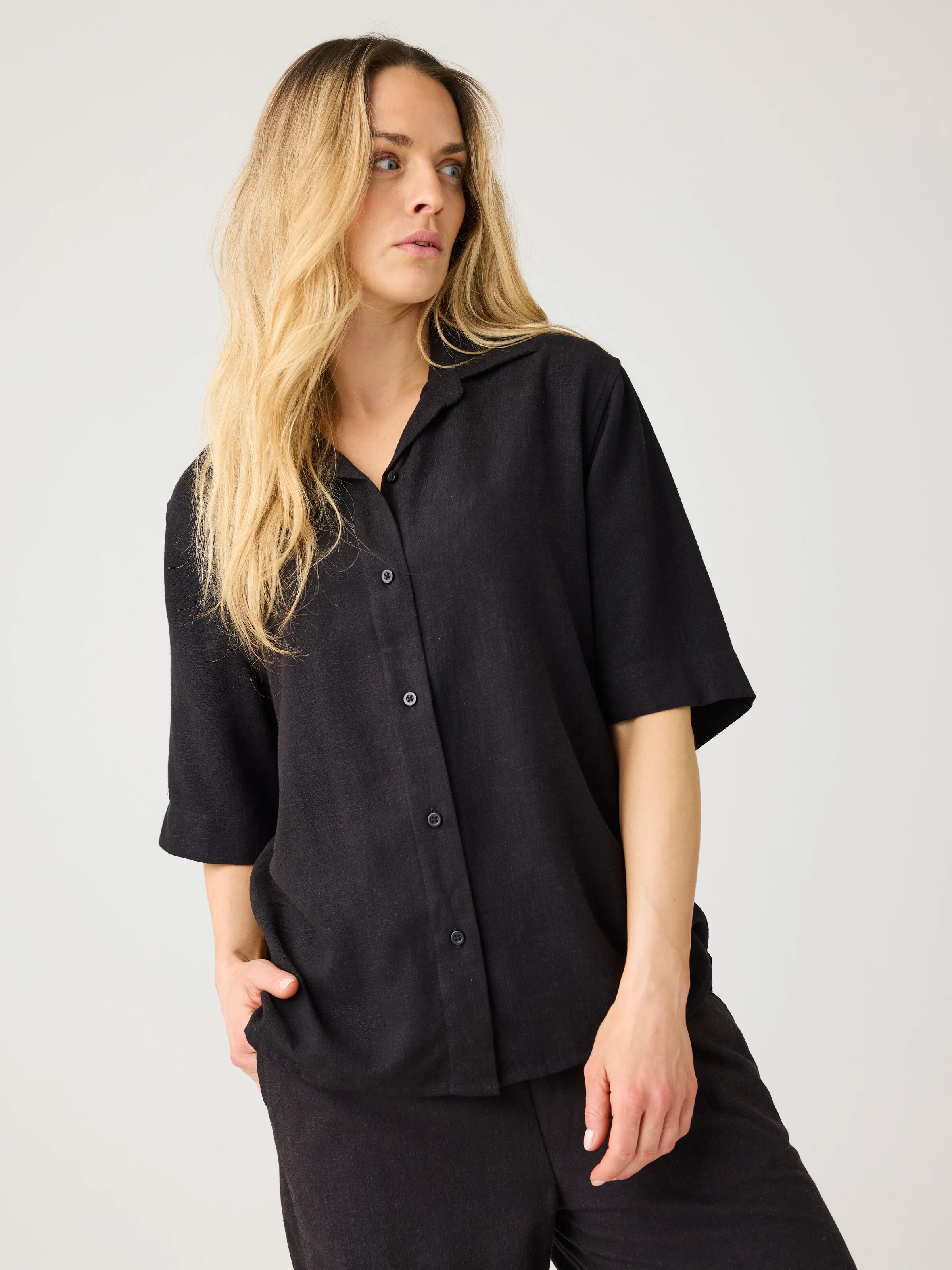 Loose linen blend short sleeve shirt - Black Jet - Image 3