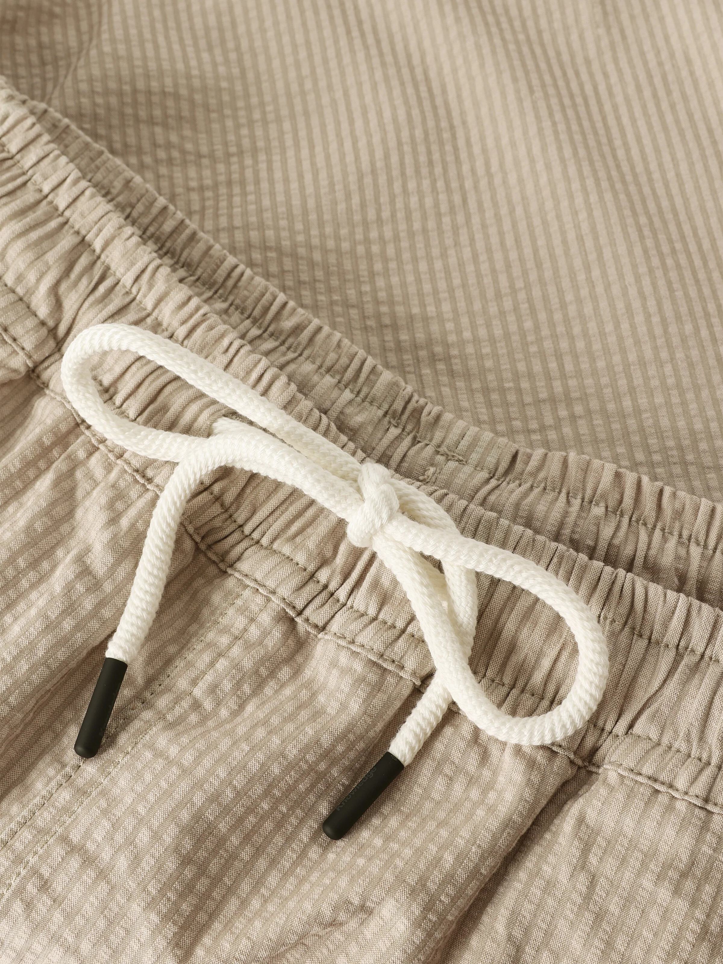 Mid-thigh seersucker swimshorts - Creme Stripe - Image 2