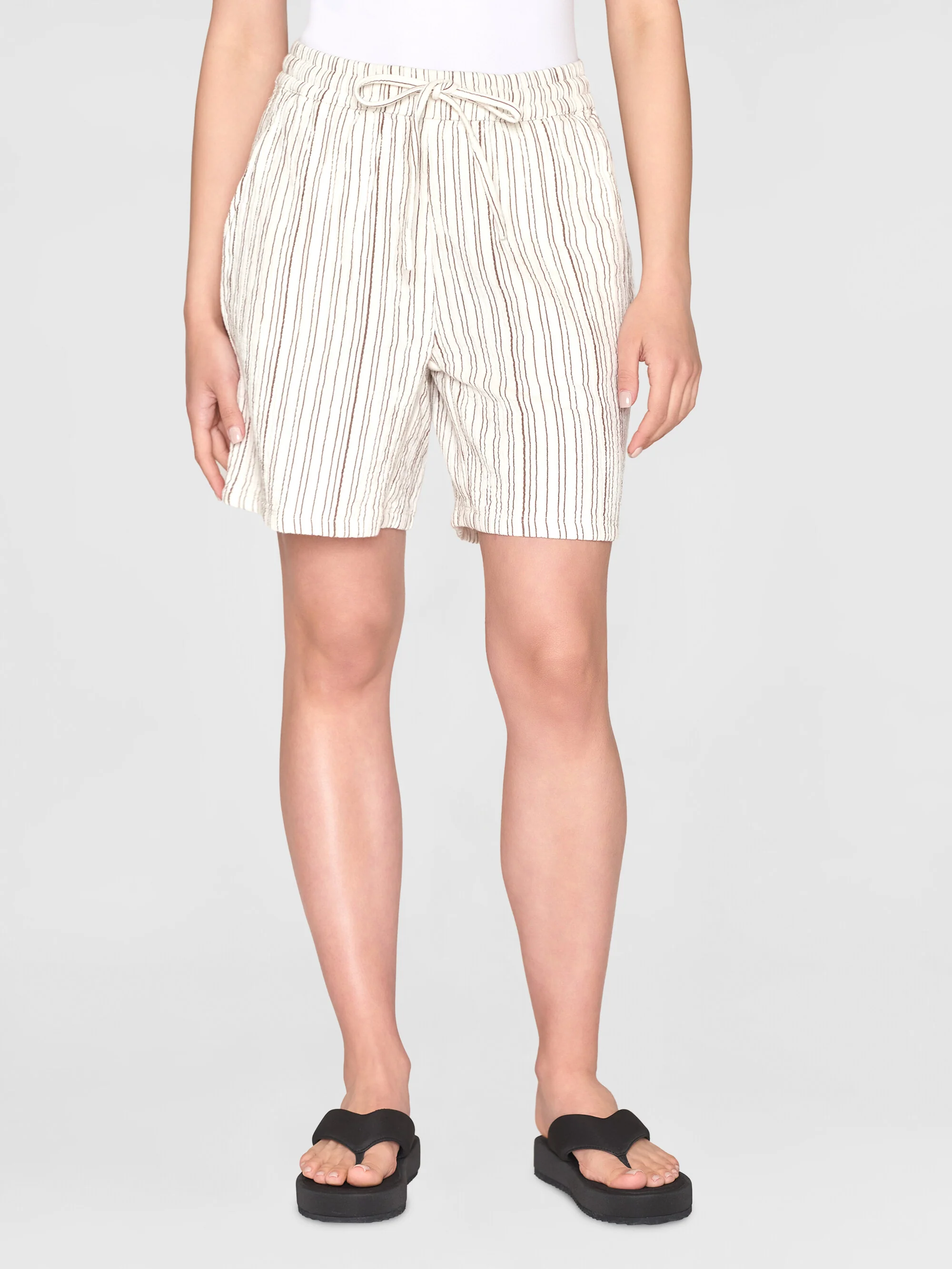 POSEY wide mid-rise wrinkle stripe shorts - GOTS/Vegan - Brown stripe - Image 2