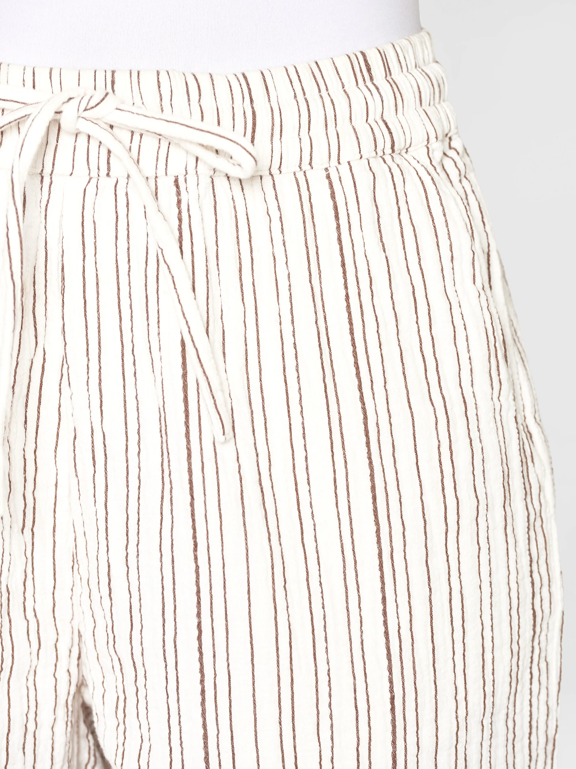 POSEY wide mid-rise wrinkle stripe shorts - GOTS/Vegan - Brown stripe - Image 5