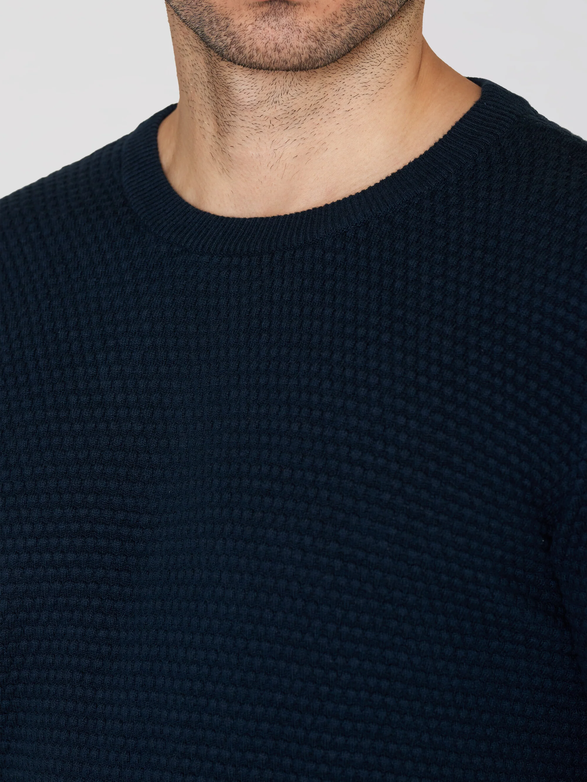 Bubble knit crew neck - Total Eclipse - Image 4