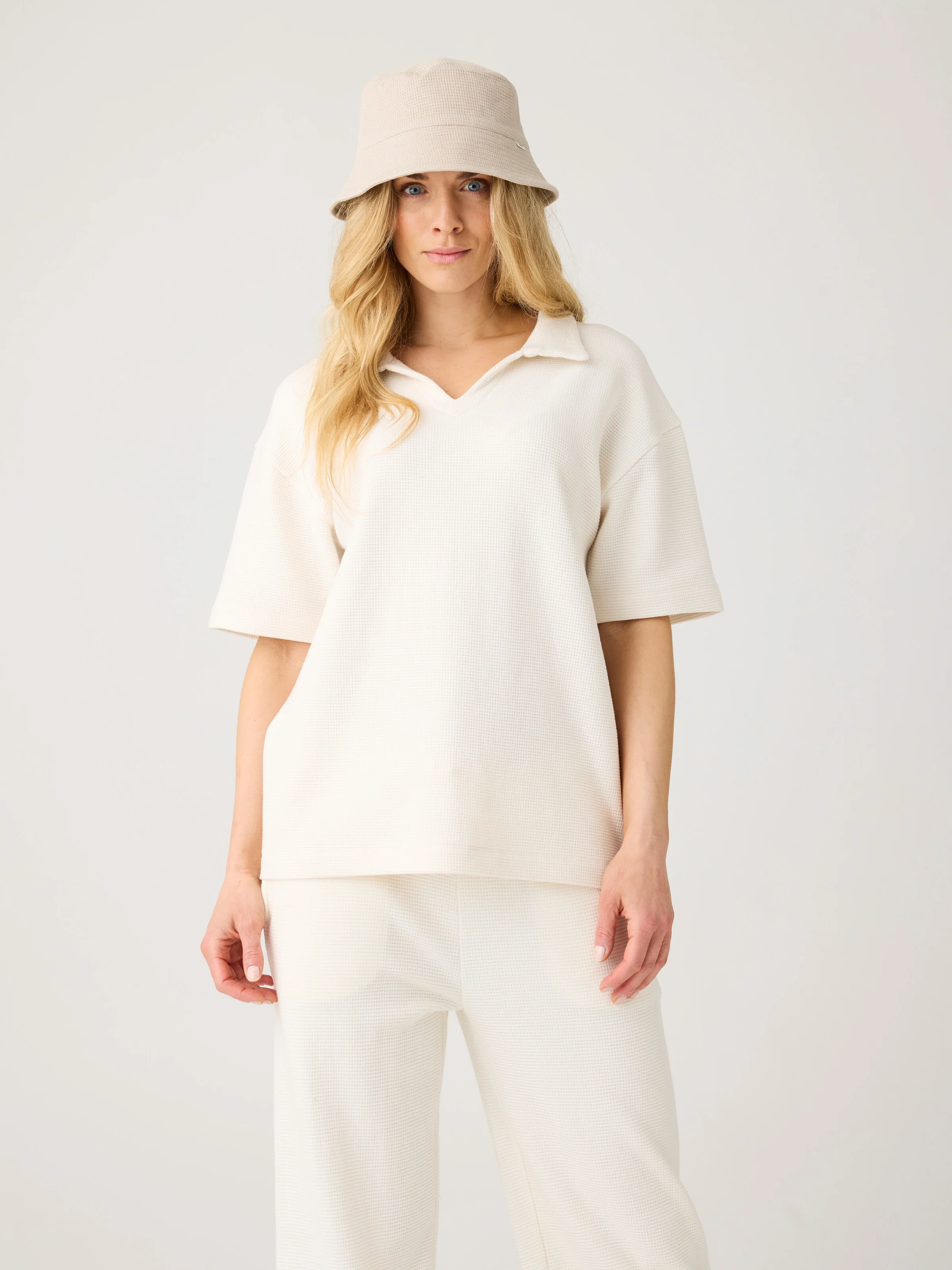 Waffle split neck polo - Egret - Image 2
