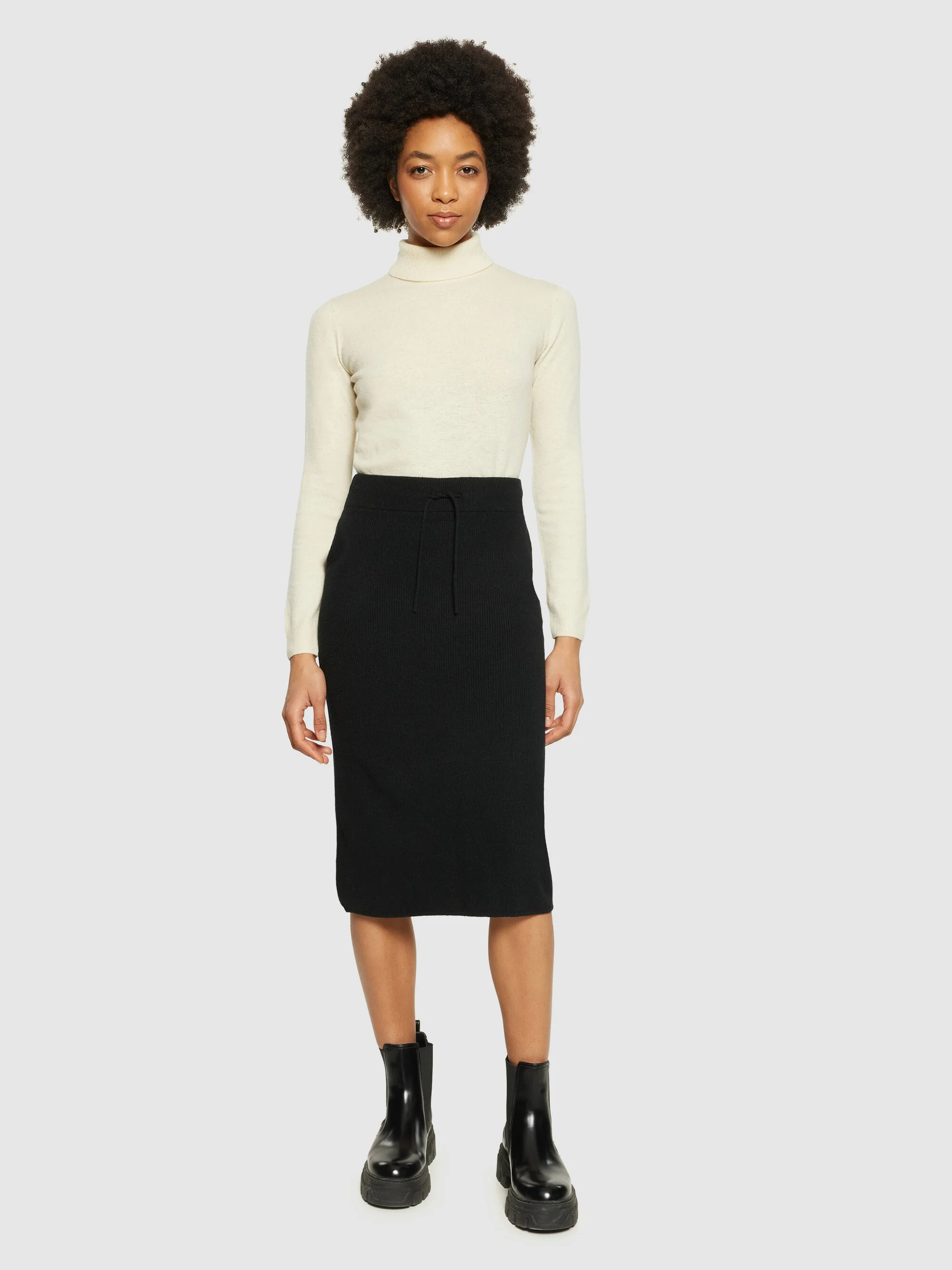 Wool midth lengt rib knit skirt - Black Jet - Image 4