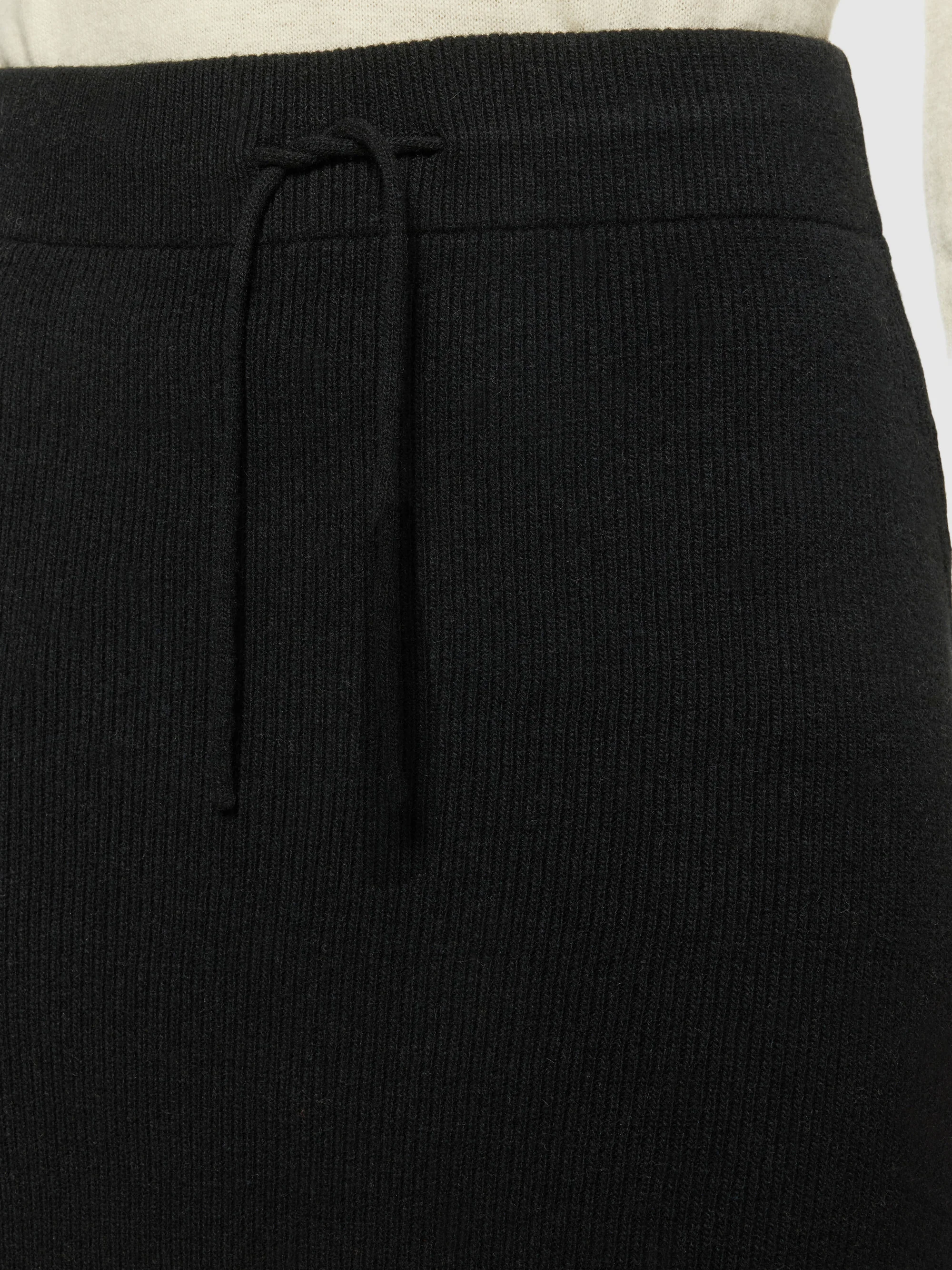 Wool midth lengt rib knit skirt - Black Jet - Image 5